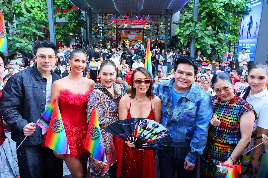 'LOVE PRIDE 2026' เปลี่ยน EM DISTRICT เป็นแลนด์มาร์ก Pride ใจกลางกรุง