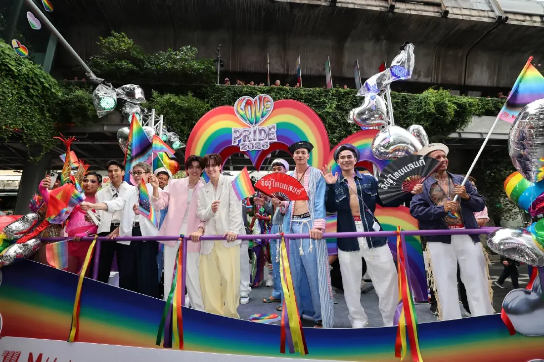 'LOVE PRIDE 2026' เปลี่ยน EM DISTRICT เป็นแลนด์มาร์ก Pride ใจกลางกรุง