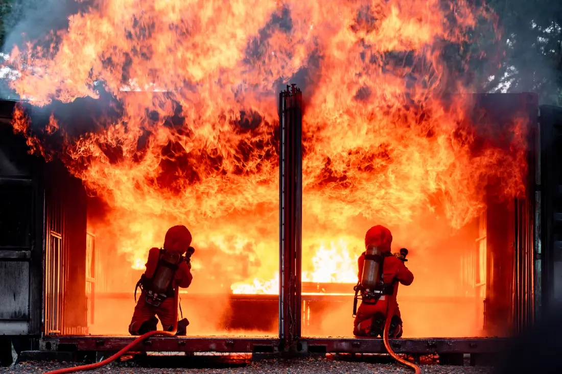รู้จัก Flashover - Backdraft ที่ทำให้ไฟไหม้ในสถานที่ปิดยิ่งอันตราย