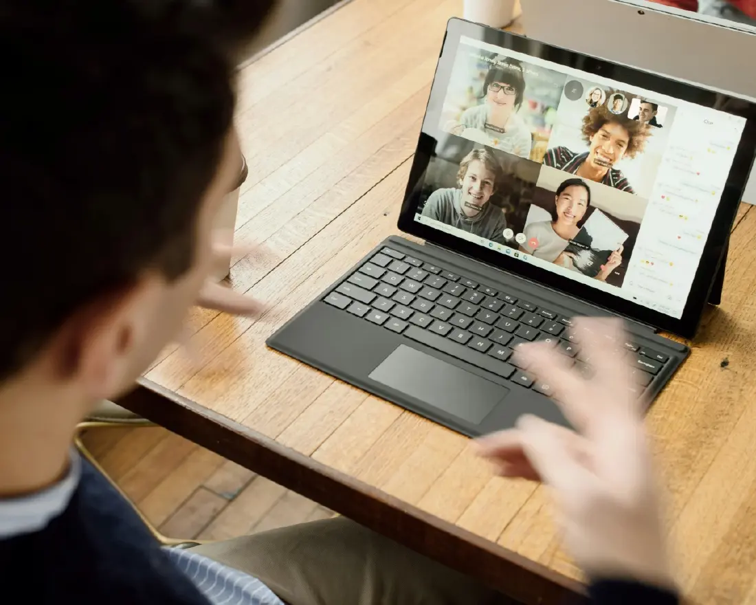 เมื่อ Work from Home ทำร้ายเด็กจบใหม่ อัตราจ้างน้อยลง มากกว่า AI?