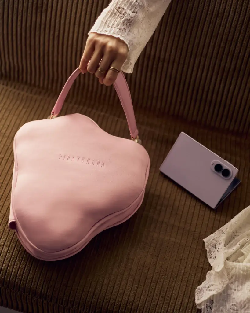 Samsung x PIPATCHARA ‘แบกเฉพาะสิ่งสำคัญ ให้ทุกวันได้เป็นตัวเอง’
