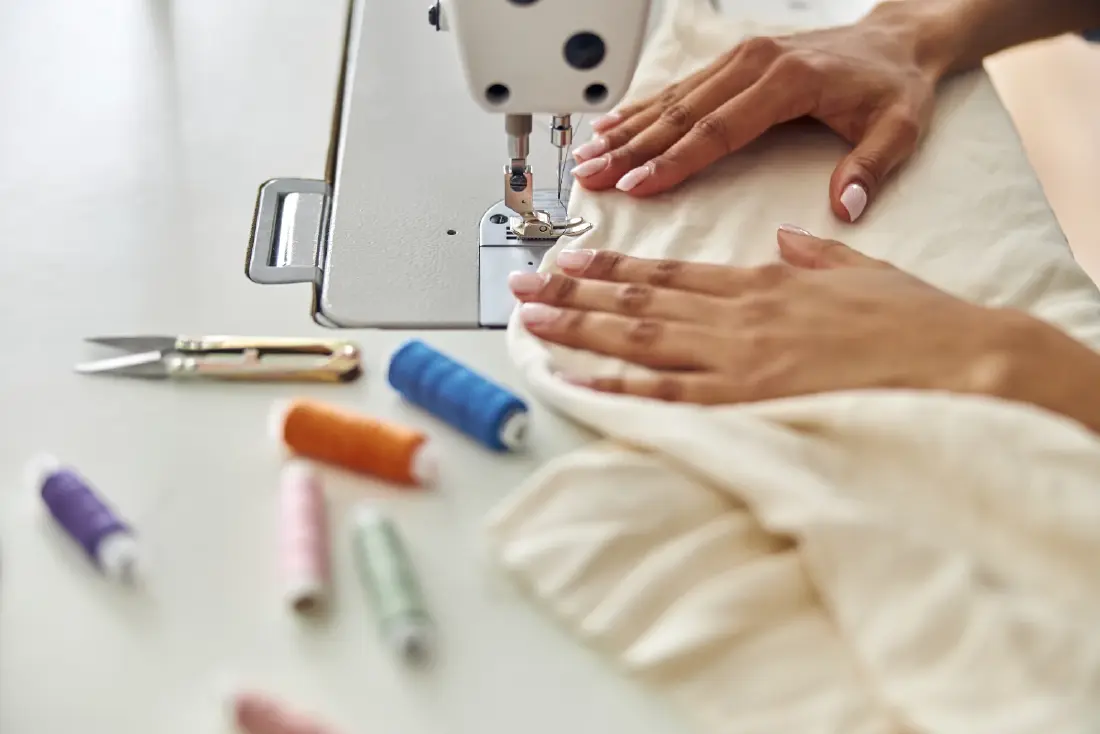 เมื่อ Fast Fashion เริ่มเน้นการซ่อมเสื้อผ้า เพื่อมัดใจ Gen Z