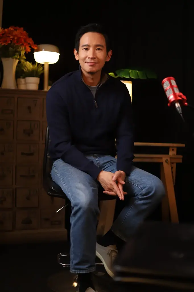 High Tech, High Touch  คุยกับพิธา ในโลก AI คุณค่าคนทำงานอยู่ตรงไหน?