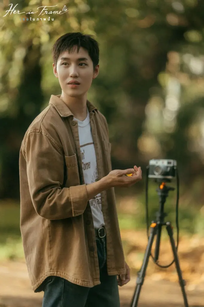 สำรวจความรักข้ามกาลเวลา ในผืนผ้า ‘Her in Frame เธอในภาพนั้น’
