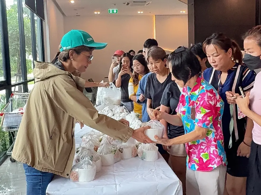 “SENA” นำทีมลงพื้นที่โครงการรับมือภัยน้ำท่วม ส่งความช่วยเหลือบรรเทาผลกระทบลูกบ้านตรงจุด
