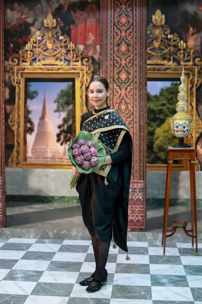 เปลี่ยนผ้าไทยให้ใส่สนุก คุยกับ 'ซาบีดา' ปั้นผ้าไทยสู่ UNESCO