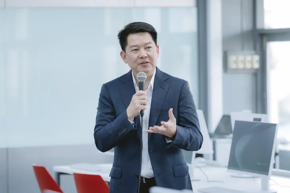 ‘ใช้ AI เป็น’ ไม่พอ! ม.กรุงเทพ ปั้นห้องเรียนธุรกิจ ใช้ AI สร้างมูลค่าได้จริง