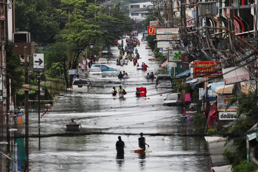 ฝนหยุดแล้ว แต่ทำไมน้ำท่วมกรุงเทพฯ ปี 2569 ยังไม่ลดลง ? ทำไมการระบายน้ำไม่ทันใจคน Credit ภาพ REUTERS 