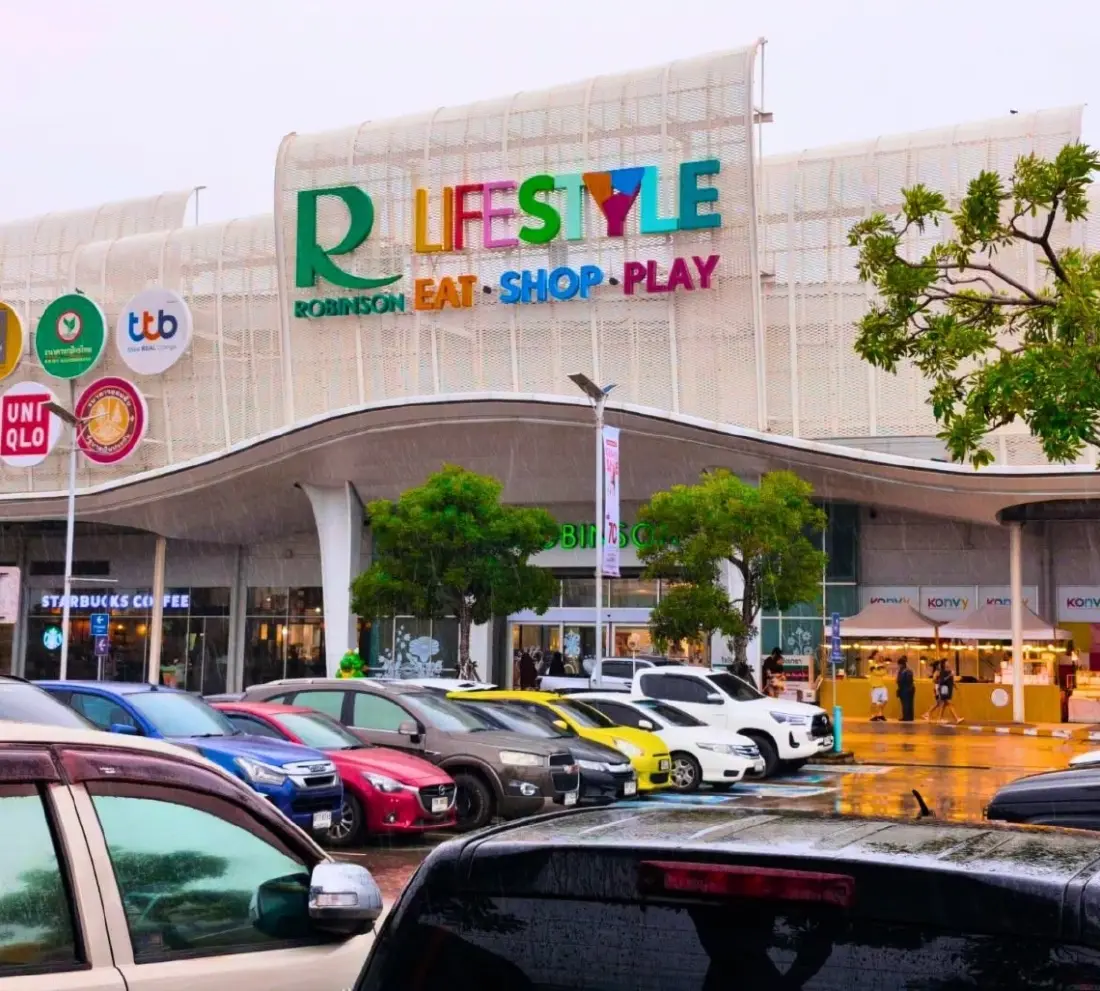 โรบินสันไลฟ์สไตล์ เปิดพื้นที่เพื่อส่งต่อความช่วยเหลือผู้ประสบภัยน้ำท่วมกรุงเทพ