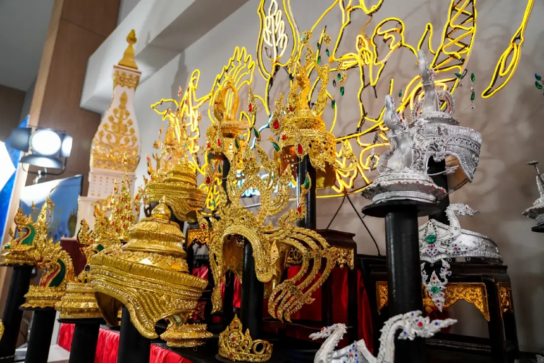 สืบสานด้วยใจ สร้างสรรค์ด้วยไอเดีย เมื่อเด็กรุ่นใหม่ปลุกชีวิต 'เครื่องหัวศิราภรณ์'