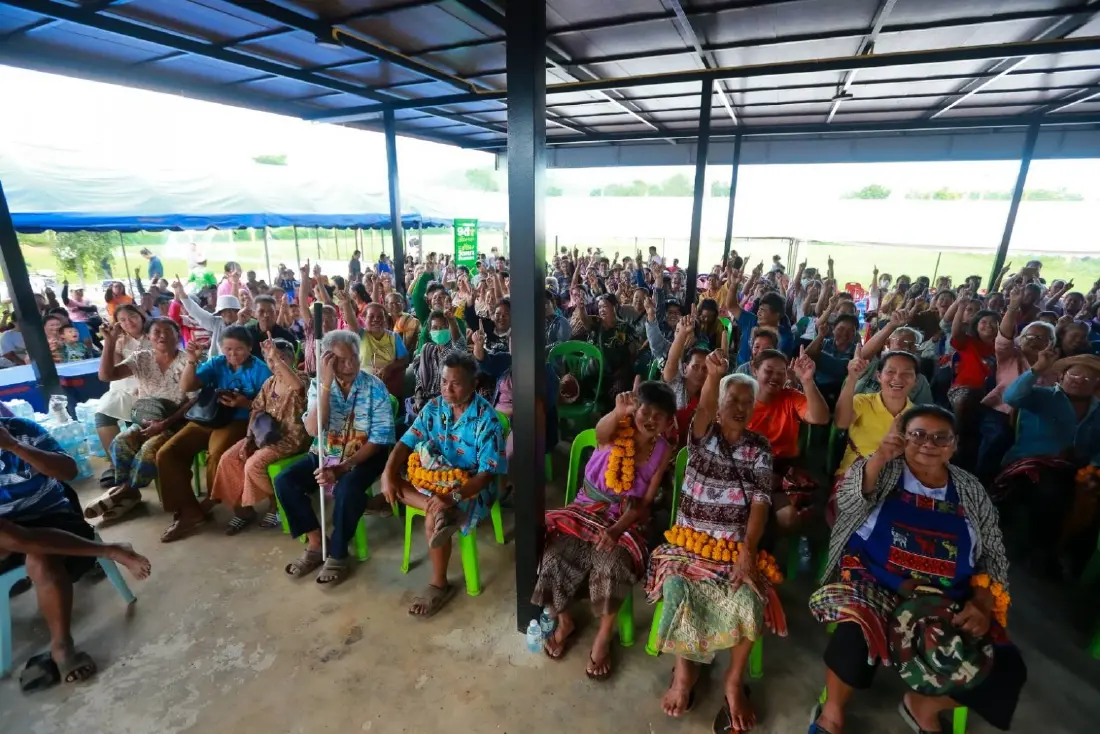 'วัฒนา' จับมือ 'วิศรุต' ลุยภูผาม่าน ชูแก้ถนน-ไฟ-น้ำ-ขยะ