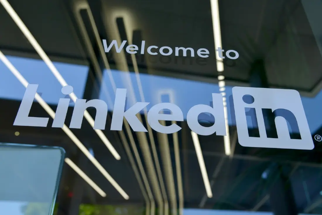 แพลตฟอร์ม LinkedIn พบคอนเทนต์ขยะ ถูกเขียนด้วย AI มากถึง '40%'