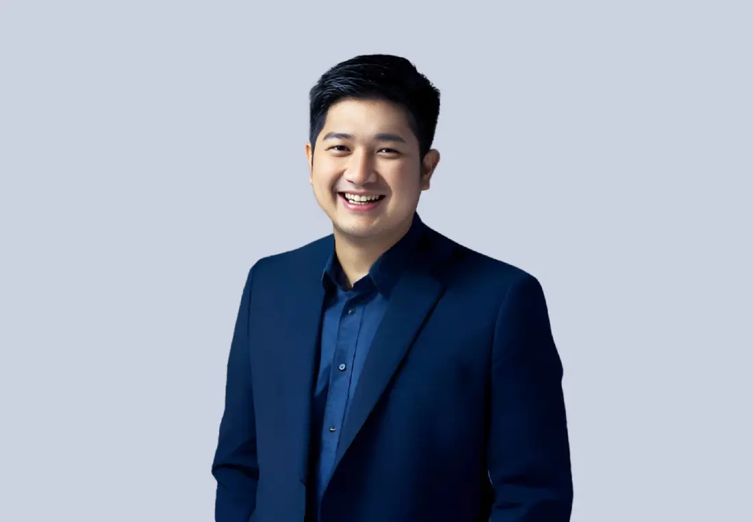 นายสรณัญช์ ชูฉัตร ประธานเจ้าหน้าที่พัฒนาประสบการณ์  บริษัท บลูบิค กรุ๊ป จำกัด (มหาชน) 