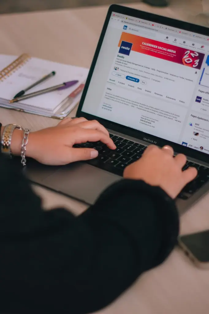 แพลตฟอร์ม LinkedIn พบคอนเทนต์ขยะ ถูกเขียนด้วย AI มากถึง '40%'