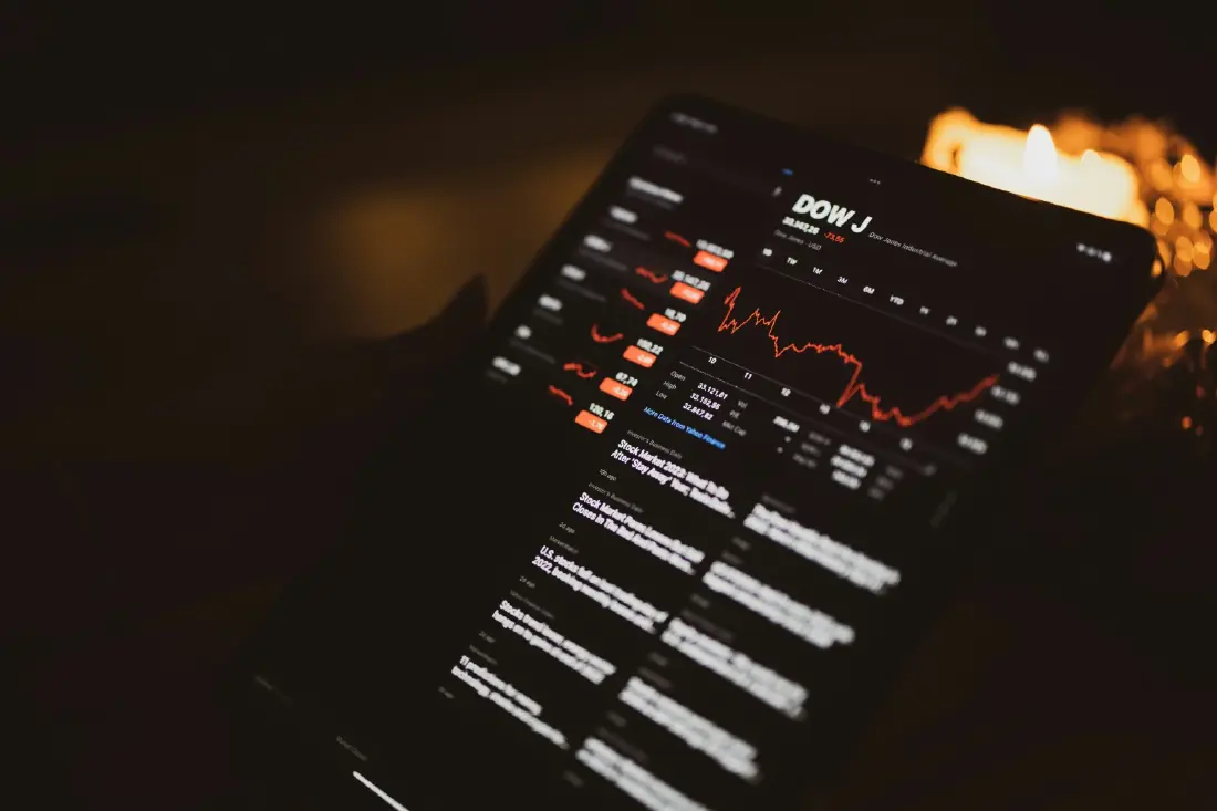 หุ้น S&P 500 พุ่งทะลุ 7,800 จุด กระแส AI แรง ท่ามกลางความผันผวนสหรัฐฯ