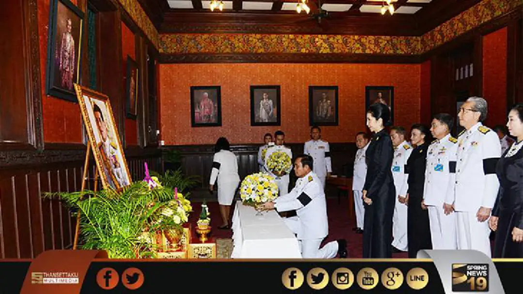 นายกฯเชิญชวนคนไทยถวายพระพรชัยมงคล ร.10 ทรงเจริญพระชนมพรรษา 65 พรรษา นายกฯเชิญชวนคนไทยถวายพระพรชัยมงคล ร.10 ทรงเจริญพระชนมพรรษา 65 พรรษา
