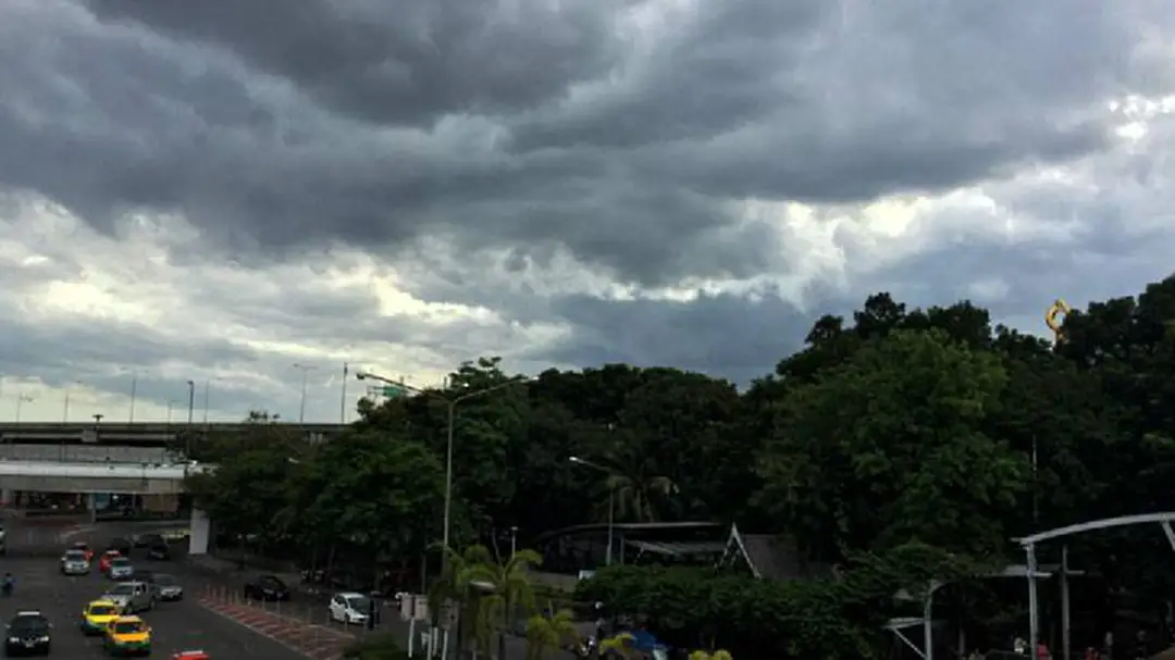 อุตุฯ เผย กทม. ฝนฟ้าคะนอง 40% ภาคใต้ฝนเพิ่มมากขึ้น อุตุฯ เผย กทม. ฝนฟ้าคะนอง 40% ภาคใต้ฝนเพิ่มมากขึ้น