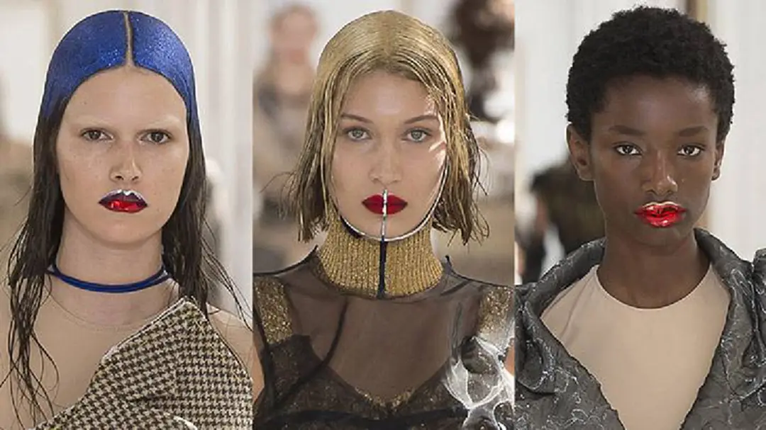 ลุคเมกอัพสุดล้ำจาก "Maison Margiela" ที่ขโมยซีนรันเวย์โชว์! ลุคเมกอัพสุดล้ำจาก "Maison Margiela" ที่ขโมยซีนรันเวย์โชว์!