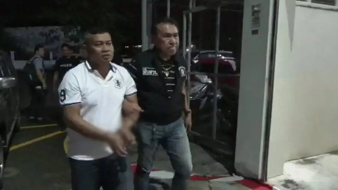 บุกรวบ! "จ่ายักษ์" ร่วมแก๊งอุ้มรีดทรัพย์นักธุรกิจจีน บุกรวบ! "จ่ายักษ์" ร่วมแก๊งอุ้มรีดทรัพย์นักธุรกิจจีน