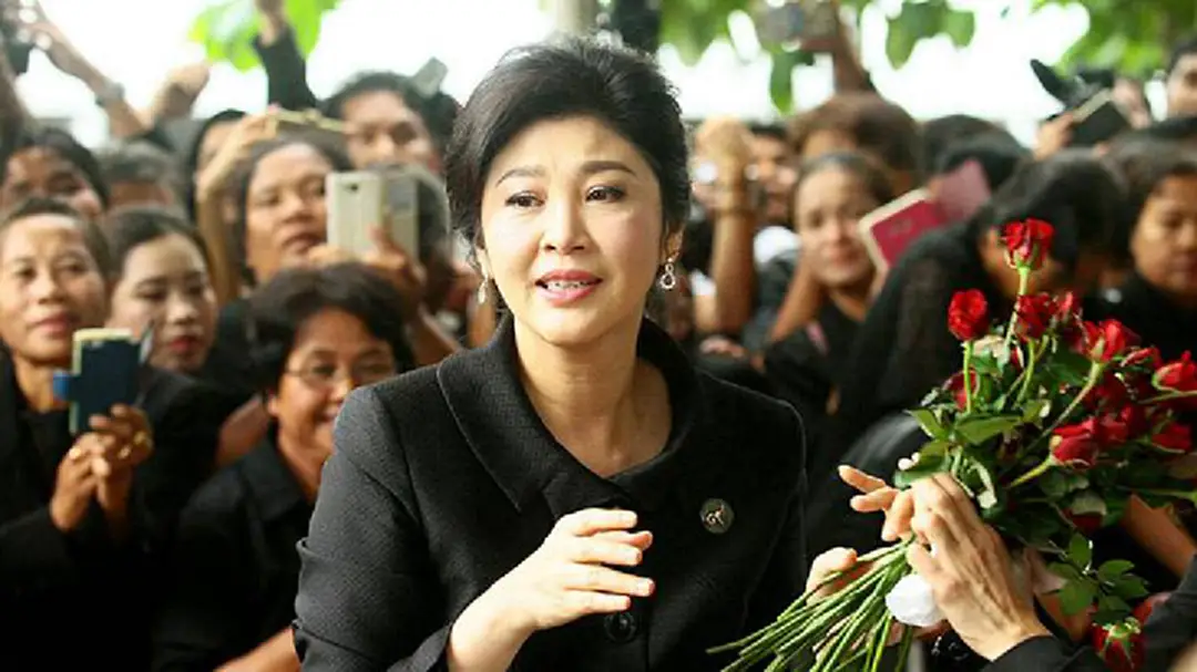 มท.1 สั่งผู้ว่าฯสอบ อปท.ใช้งบขนคนเชียร์ "ยิ่งลักษณ์" 25 ส.ค. มท.1 สั่งผู้ว่าฯสอบ อปท.ใช้งบขนคนเชียร์ "ยิ่งลักษณ์" 25 ส.ค.