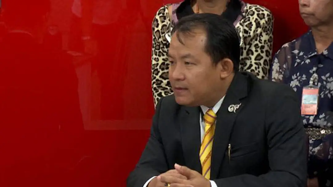 "ศรีสุวรรณ" จ่อยื่นหนังสือต่อ ป.ป.ช. เอาผิด "บิ๊กป้อม-บิ๊กแป๊ะ" "ศรีสุวรรณ" จ่อยื่นหนังสือต่อ ป.ป.ช. เอาผิด "บิ๊กป้อม-บิ๊กแป๊ะ"