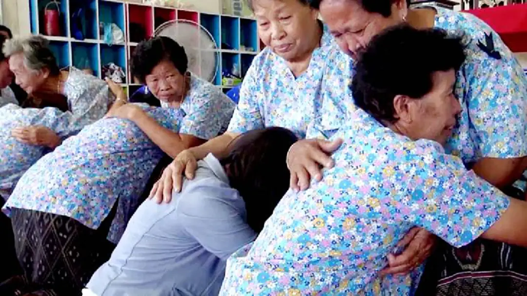 สุดอบอุ่น... นร.โรงเรียนผู้สูงอายุ จ.เพชรบูรณ์ ร่วมกิจกรรมไหว้แม่ สุดอบอุ่น... นร.โรงเรียนผู้สูงอายุ จ.เพชรบูรณ์ ร่วมกิจกรรมไหว้แม่