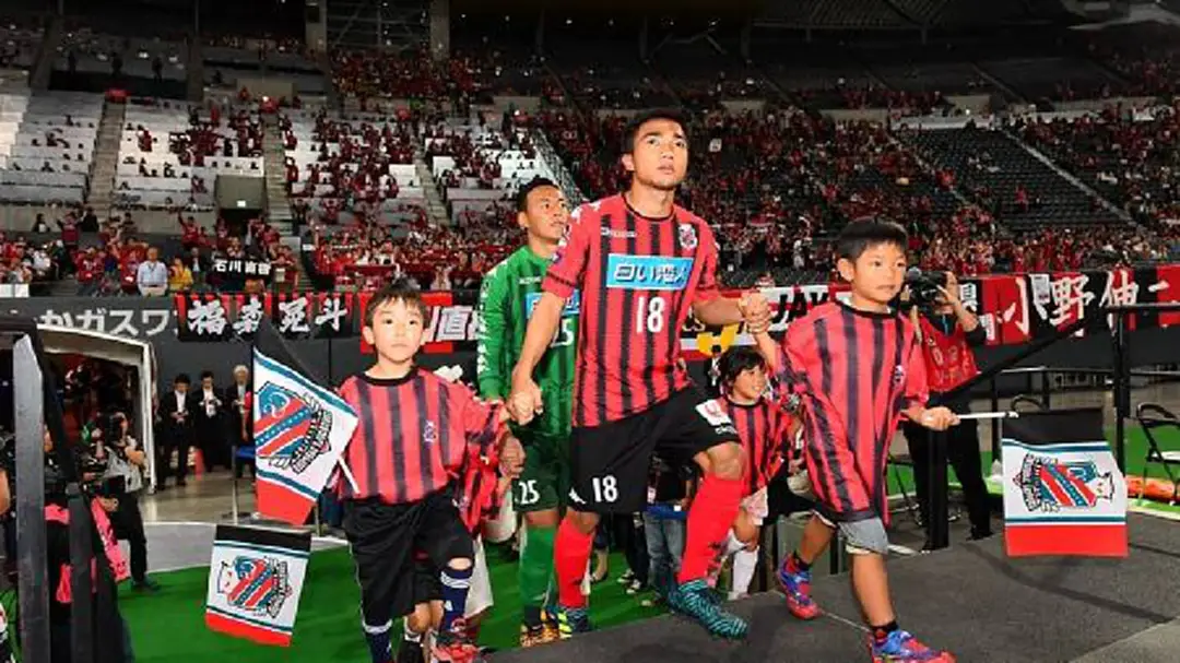 เปิดประสบการณ์ใหม่!! “ชนาธิป” ชวนนักเตะไทยค้าแข้งต่างประเทศเพื่อยกระดับบอลไทย