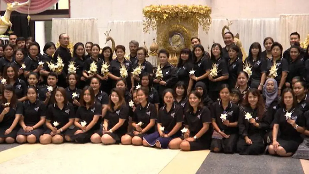 มทร.ธัญบุรี ประดิษฐ์ดอกไม้จันทน์ถวายพ่อ