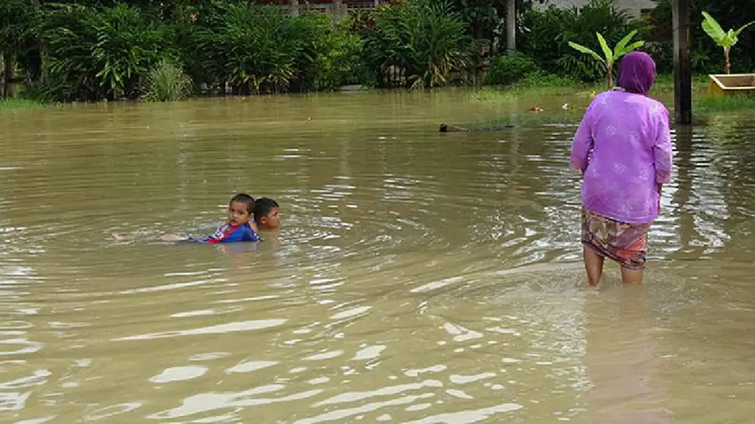 “ทกซูรี”ทำพิษน้ำป่าทะลักจ.สตูล “ทกซูรี”ทำพิษน้ำป่าทะลักจ.สตูล