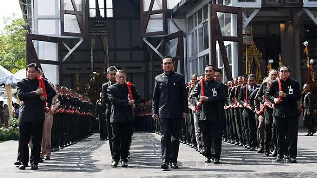 "นายกฯ" บวงสรวงการอัญเชิญราชรถ และพระยานมาศ (ภาพชุด) "นายกฯ" บวงสรวงการอัญเชิญราชรถ และพระยานมาศ (ภาพชุด)