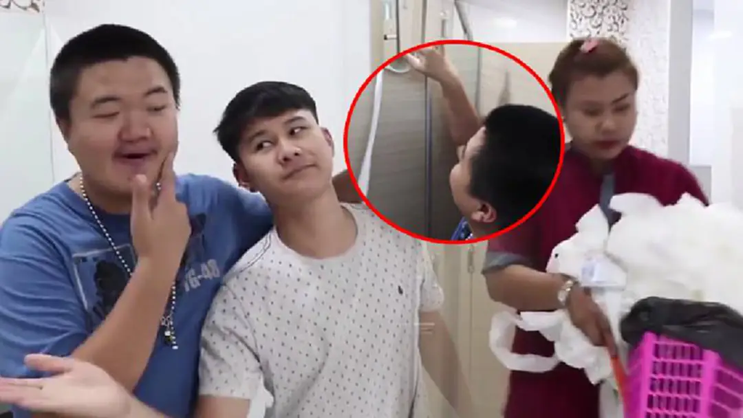 โดนถล่มเละ!!! 2 โจ๋ สุดเกรียน ถ่ายคลิปแกล้งคนหวังดัง เข้าห้องน้ำแกล้งแม่บ้าน ดึงทิชชู่หมดม้วน ชาวเน็ตไม่ทนเอาเรื่องให้ถึงที่สุด!!! (มีคลิป) โดนถล่มเละ!!! 2 โจ๋ สุดเกรียน ถ่ายคลิปแกล้งคนหวังดัง เข้าห้องน้ำแกล้งแม่บ้าน ดึงทิชชู่หมดม้วน ชาวเน็ตไม่ทนเอาเรื่องให้ถึงที่สุด!!! (มีคลิป)