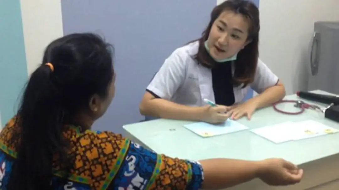 ทำดีเพื่อพ่อ "คลินิกแพทย์เสาวรส" จ.กำแพงเพชร รักษาฟรี ทำดีเพื่อพ่อ "คลินิกแพทย์เสาวรส" จ.กำแพงเพชร รักษาฟรี