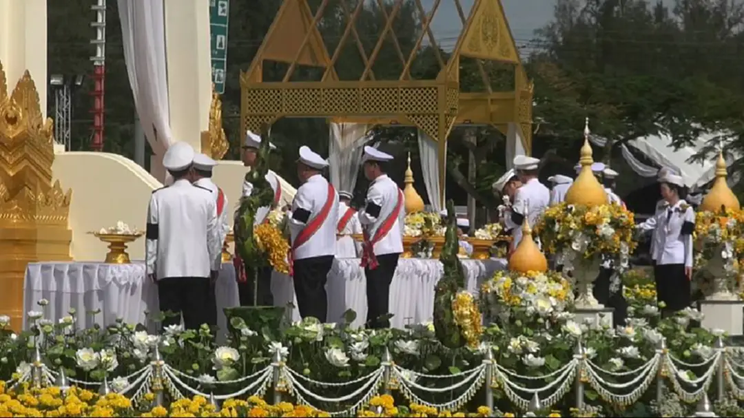 พสกนิกรจ.สงขลาร่วมพิธีถวายดอกไม้จันทน์ พสกนิกรจ.สงขลาร่วมพิธีถวายดอกไม้จันทน์