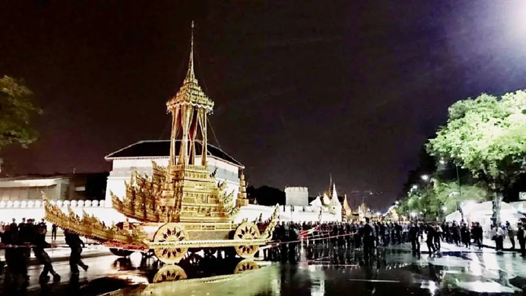 “เพลงพญาโศกลอยลม” บทเพลงแสนอาลัยในงานเคลื่อนพระศพของพระบรมวงศานุวงศ์ จากพระราชนิพนธ์ ในกรมพระนครสวรรค์วรพินิต “เพลงพญาโศกลอยลม” บทเพลงแสนอาลัยในงานเคลื่อนพระศพของพระบรมวงศานุวงศ์ จากพระราชนิพนธ์ ในกรมพระนครสวรรค์วรพินิต