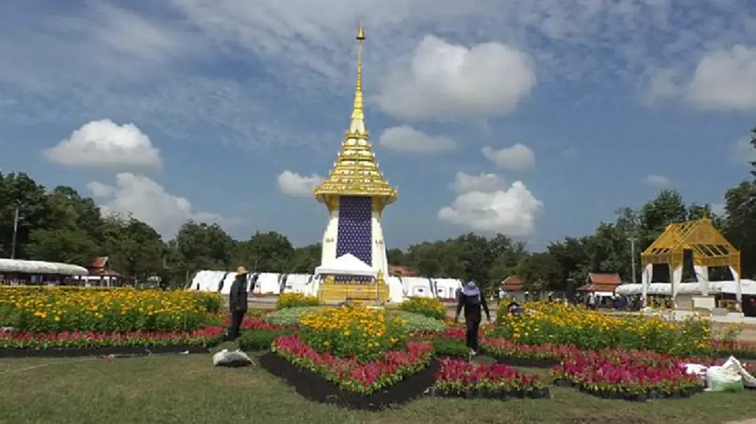 เร่งตกแต่งสถานที่ถวายดอกไม้จันทน์ จ.กำแพงเพชร เร่งตกแต่งสถานที่ถวายดอกไม้จันทน์ จ.กำแพงเพชร