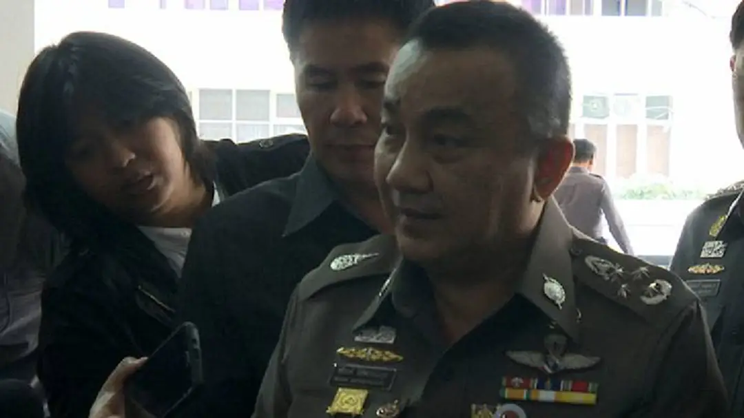 "ศรีวราห์" สั่งเฝ้าระวังกลุ่มป่วนช่วงงานพระราชพิธี รับบึ้มสมุย-ใต้กลุ่มเดียวกัน "ศรีวราห์" สั่งเฝ้าระวังกลุ่มป่วนช่วงงานพระราชพิธี รับบึ้มสมุย-ใต้กลุ่มเดียวกัน