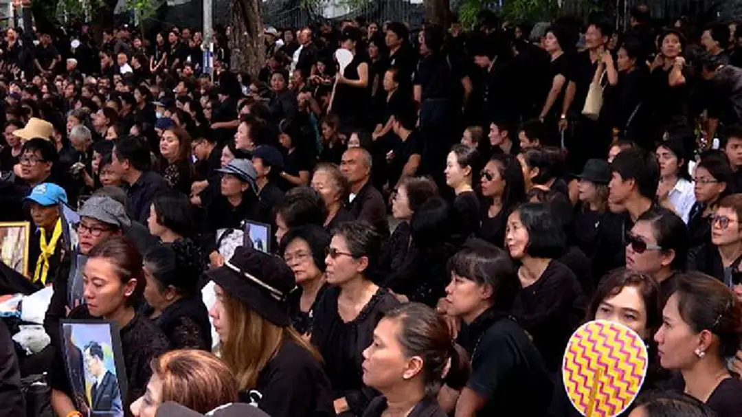 กอร.พระราชพิธีฯ เตรียมเปิดให้ปชช.เข้าร่วม พระราชพิธีถวายพระเพลิงพระบรมศพ ในหลวงรัชกาลที่ 9 วันที่ 25 ต.ค. เวลา 05.00 น. กอร.พระราชพิธีฯ เตรียมเปิดให้ปชช.เข้าร่วม พระราชพิธีถวายพระเพลิงพระบรมศพ ในหลวงรัชกาลที่ 9 วันที่ 25 ต.ค. เวลา 05.00 น.