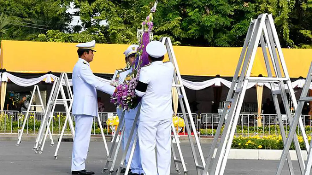นายกฯ นำครม.วางพวงมาลา น้อมรำลึก... ครบรอบ ๑๐๗ ปี วันคล้ายวันสวรรคต "ร.๕" นายกฯ นำครม.วางพวงมาลา น้อมรำลึก... ครบรอบ ๑๐๗ ปี วันคล้ายวันสวรรคต "ร.๕"