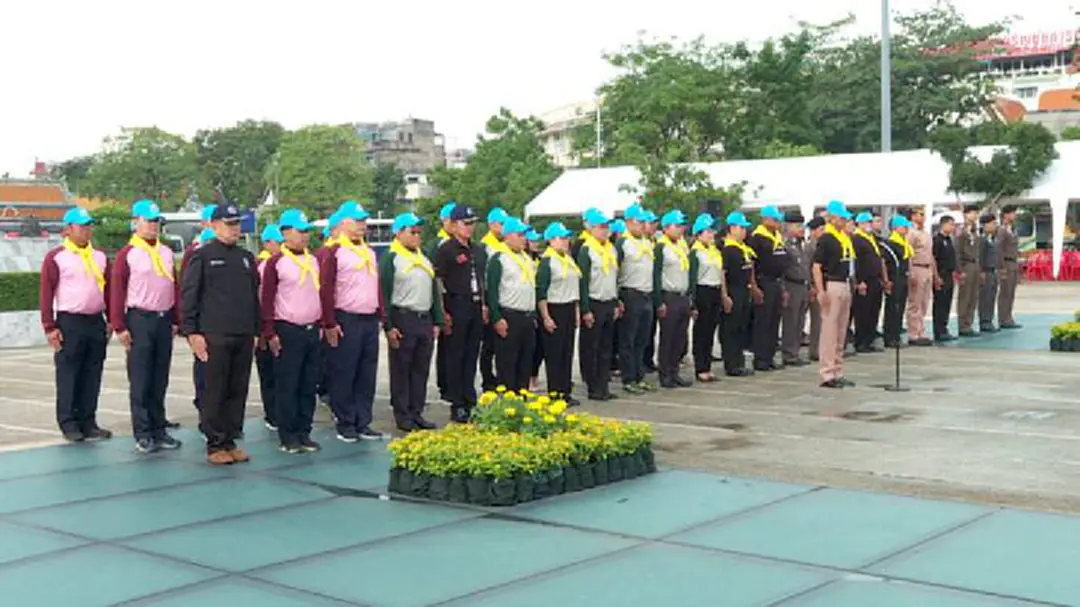 "จิตอาสา" ร่วมกิจกรรมทำความดีเตรียมการพระราชพิธี