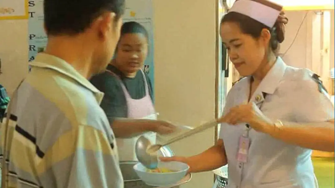 รพ.น่านจัดโรงทานให้ญาติผู้ป่วย เพื่อถวายเป็นพระราชกุศล แด่ ร.9 รพ.น่านจัดโรงทานให้ญาติผู้ป่วย เพื่อถวายเป็นพระราชกุศล แด่ ร.9