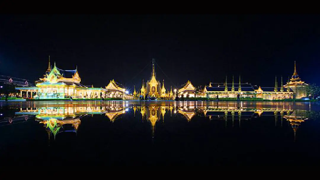 บรรยากาศการซ้อมยกฉัตรประดับพระเมรุมาศ  (ภาพชุด)
