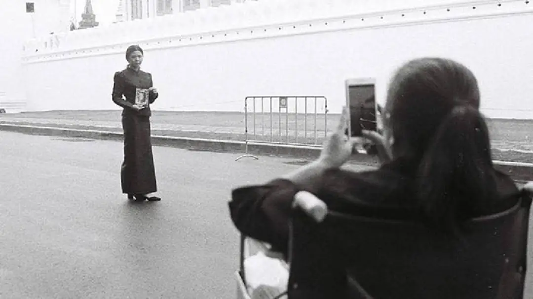 'เพียงครั้ง..ใกล้พระองค์'  (ภาพชุด)
