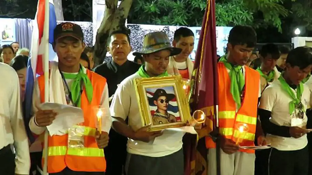 คณะลูกเสือ-เนตรนารีเดินเท้าจากสุราษฎร์ฯถึงหัวหินร่วมจุดเทียนหน้าวังไกลกังวล คณะลูกเสือ-เนตรนารีเดินเท้าจากสุราษฎร์ฯถึงหัวหินร่วมจุดเทียนหน้าวังไกลกังวล