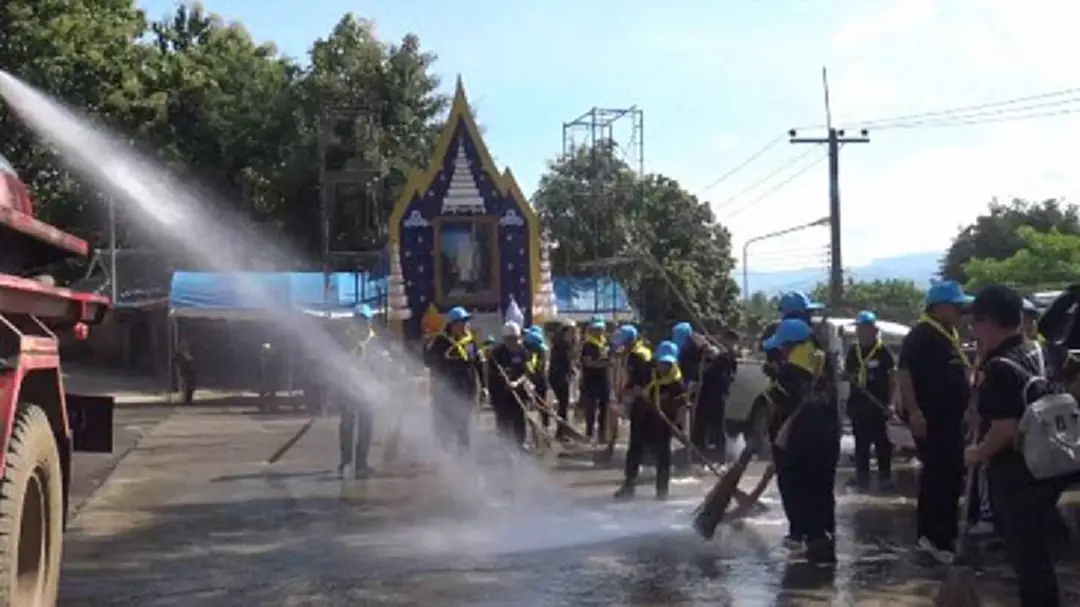 จิตอาสากว่า1,000คนทำความสะอาดและปรับภูมิทัศน์รอบพระเมรุมาศจำลอง จ.แม่ฮ่องสอน จิตอาสากว่า1,000คนทำความสะอาดและปรับภูมิทัศน์รอบพระเมรุมาศจำลอง จ.แม่ฮ่องสอน