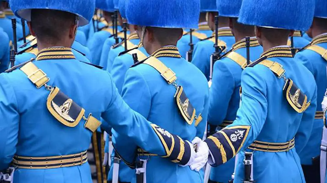 ช่วยเหลือ เกื้อกูล สามัคคี สมเป็น "ทหารของพระราชา"