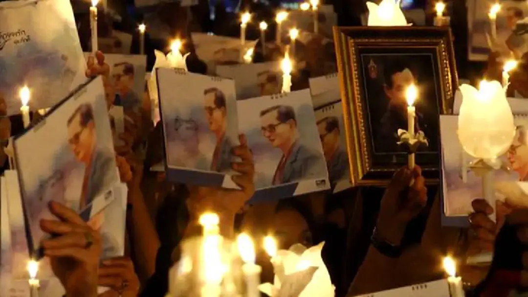 ชาวปทุมฯ ร่วมจัดกิจกรรมจุดเทียนถวายความอาลัยในหลวง รัชกาลที่ 9 ทุกเดือน ชาวปทุมฯ ร่วมจัดกิจกรรมจุดเทียนถวายความอาลัยในหลวง รัชกาลที่ 9 ทุกเดือน