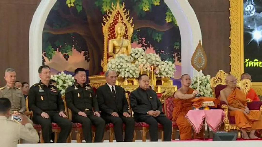 "ประวิตร" นำ ผบ.เหล่าทัพร่วมพิธีอุปสมบทหมู่ 990 รูป เป็นพระราชกุศลแด่ในหลวง "ร.9" "ประวิตร" นำ ผบ.เหล่าทัพร่วมพิธีอุปสมบทหมู่ 990 รูป เป็นพระราชกุศลแด่ในหลวง "ร.9"