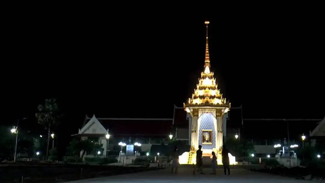 ปชช.บุรีรัมย์ แห่ชม... พระเมรุมาศจำลองยามค่ำคืน ปชช.บุรีรัมย์ แห่ชม... พระเมรุมาศจำลองยามค่ำคืน