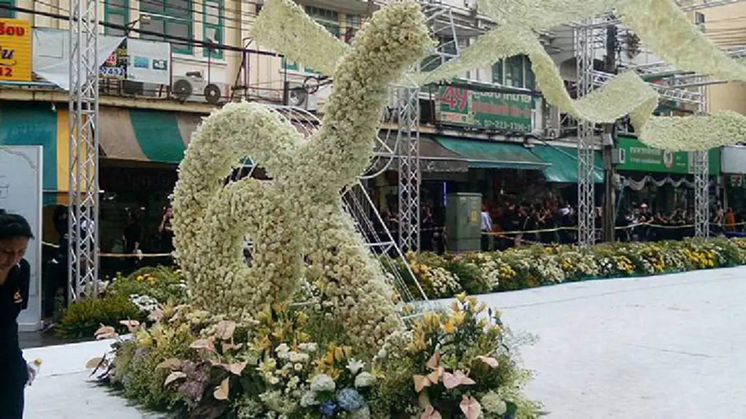 ปากคลองตลาดจัดซุ้มถนนสายดอกไม้ น้อมรำลึกในหลวง รัชกาลที่ 9 (ภาพชุด) ปากคลองตลาดจัดซุ้มถนนสายดอกไม้ น้อมรำลึกในหลวง รัชกาลที่ 9 (ภาพชุด)