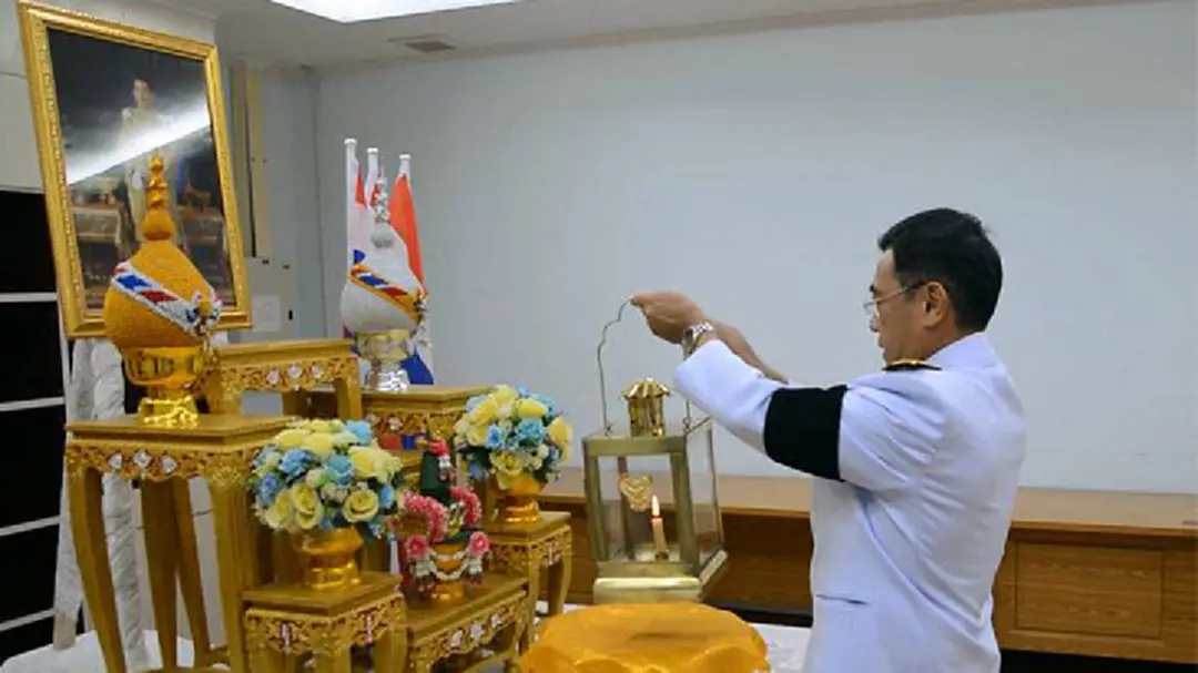 ผู้ว่าฯกาญจนบุรีอัญเชิญไฟหลวงพระราชทานเก็บรักษาที่ศาลากลางจังหวัด ผู้ว่าฯกาญจนบุรีอัญเชิญไฟหลวงพระราชทานเก็บรักษาที่ศาลากลางจังหวัด